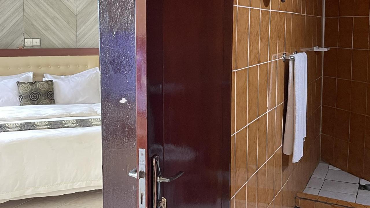 Hotel Les Polygones Kribi Exterior foto