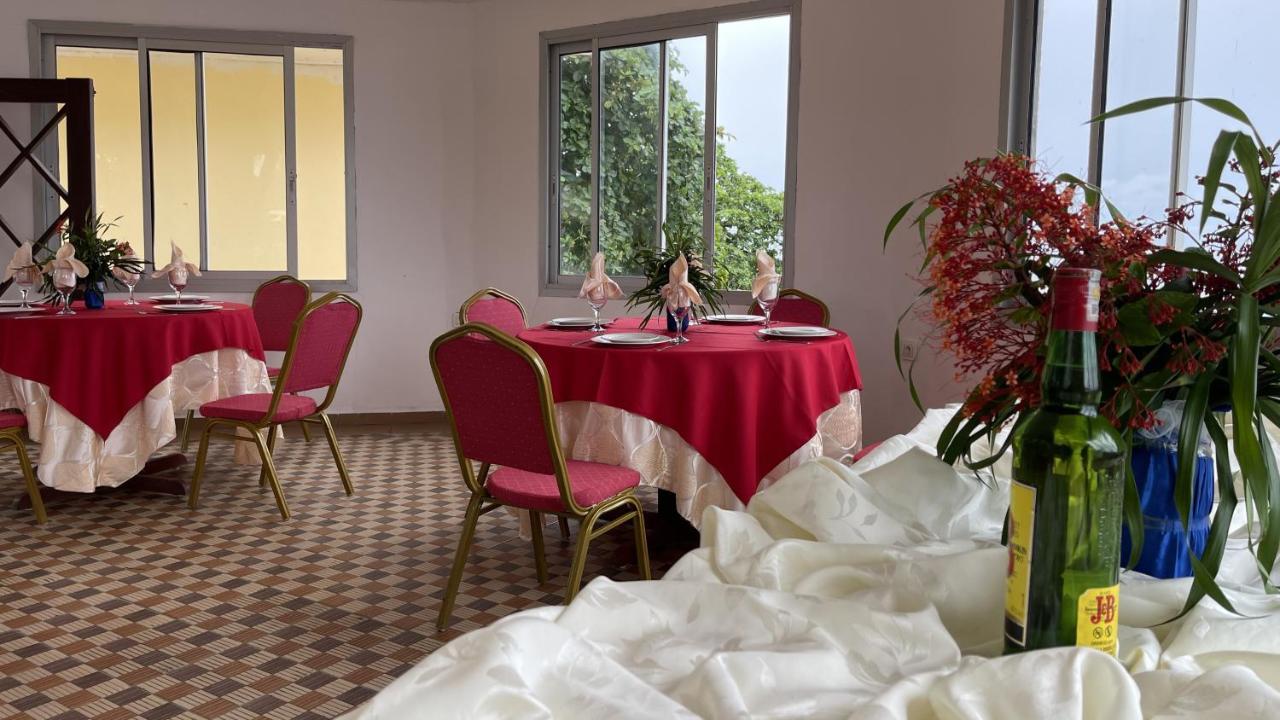 Hotel Les Polygones Kribi Exterior foto